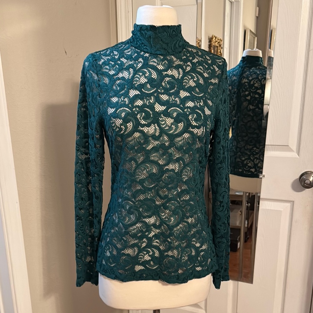 WHBM Green Fitted Crew Neck Lace Embellished Blouse